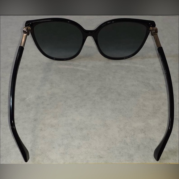 Fendi Black Oversized Sunglasses - Picture 2 of 9